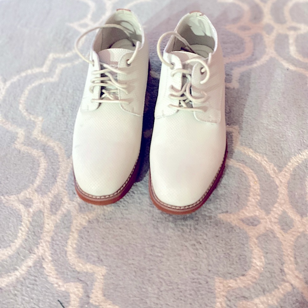 Tommy Hilfiger dress shoe NEVER WORN NWT 10.5